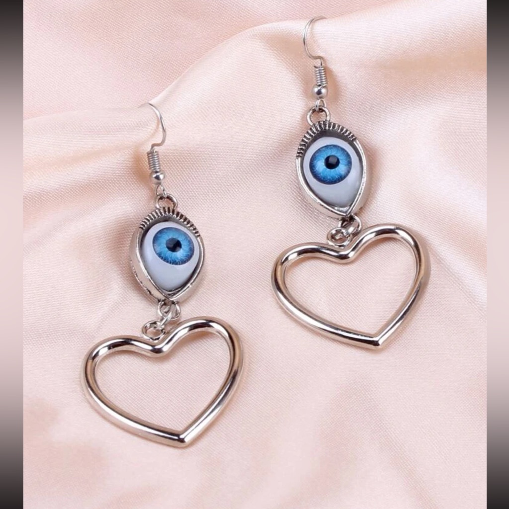 Awesome Eyeball Eye Heart Tassel Drop Earrings 28$